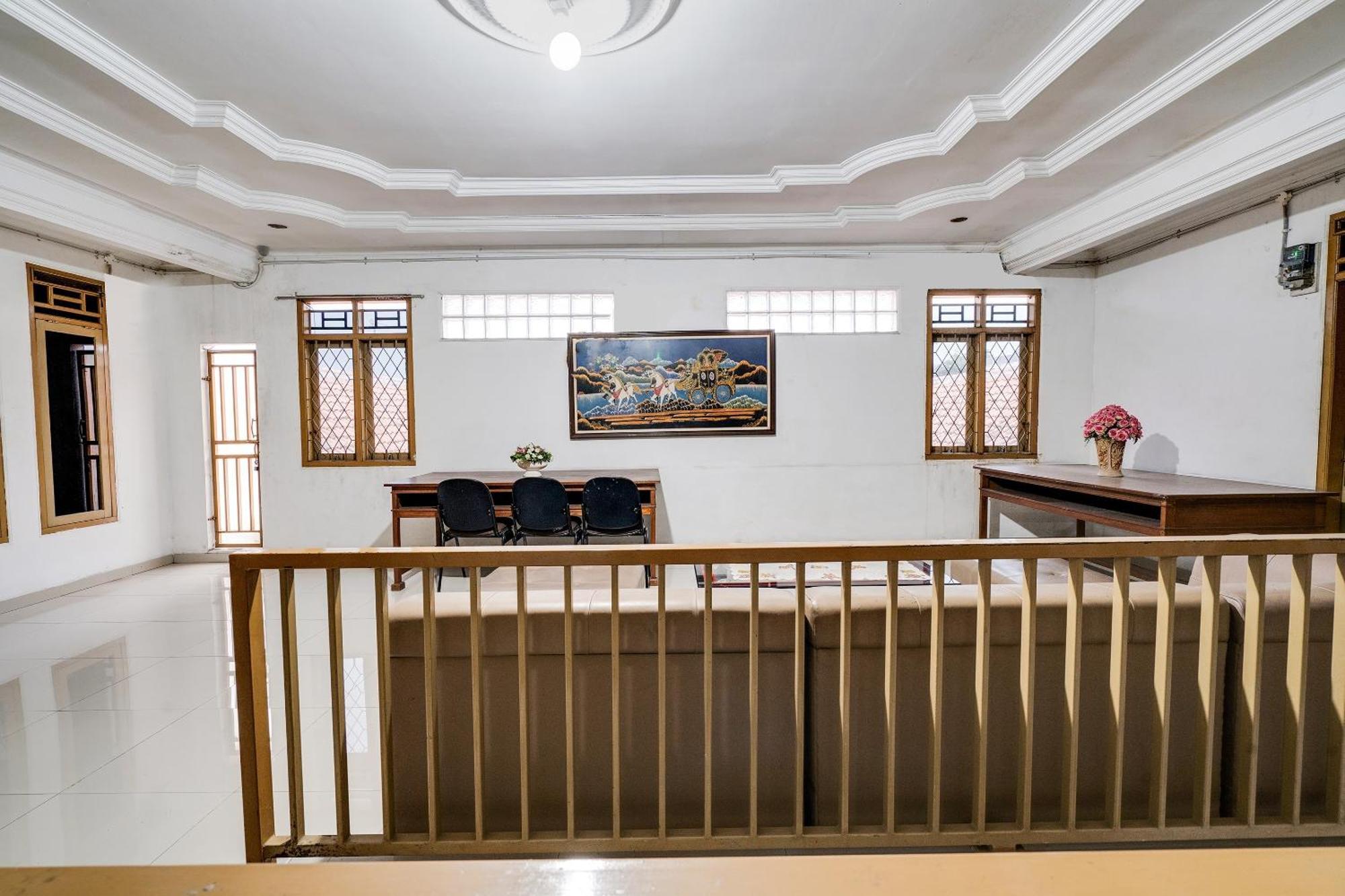 Oyo Life 91994 Sawerigading Jatinangor Syariah Hotell Sayang Eksteriør bilde
