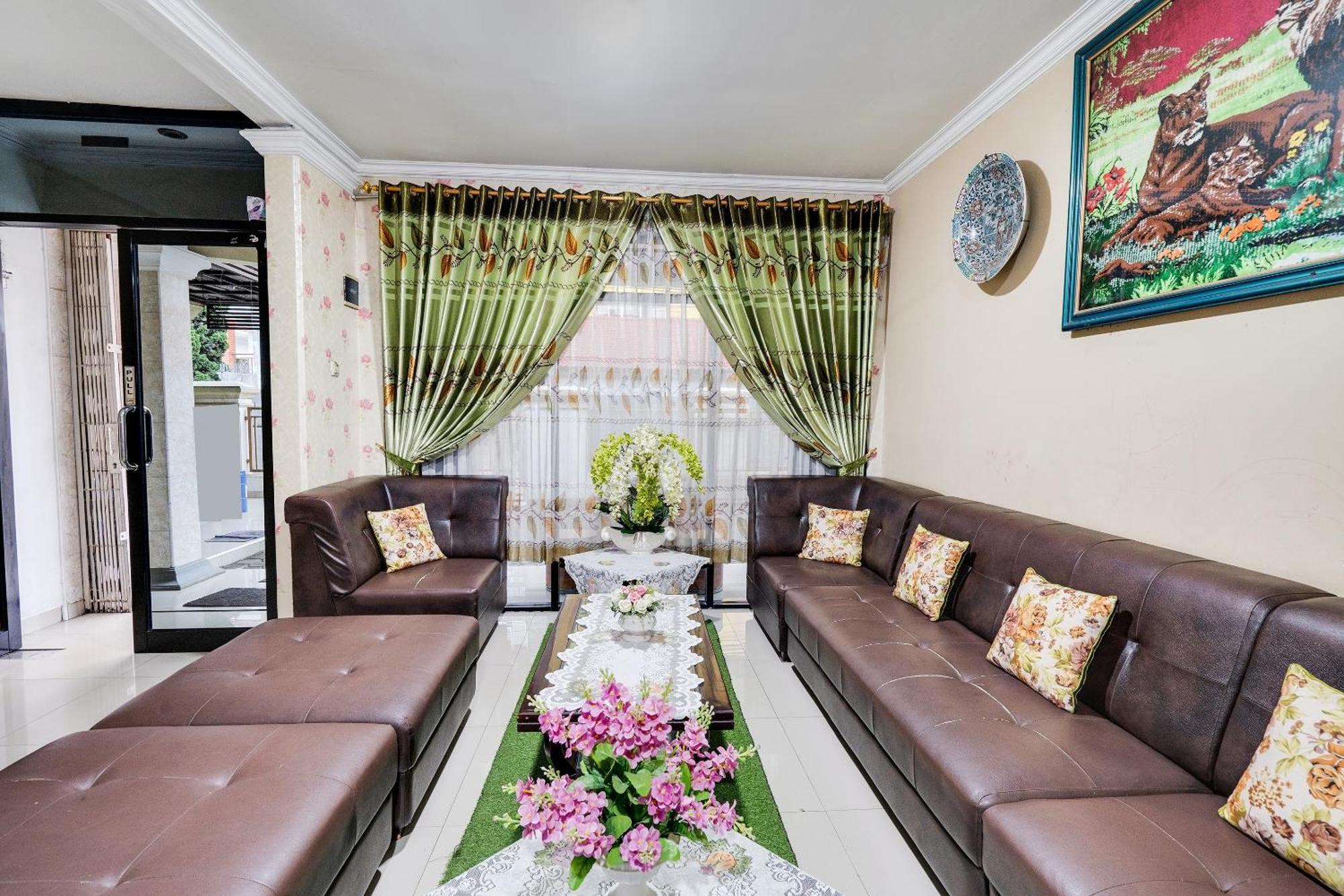 Oyo Life 91994 Sawerigading Jatinangor Syariah Hotell Sayang Eksteriør bilde