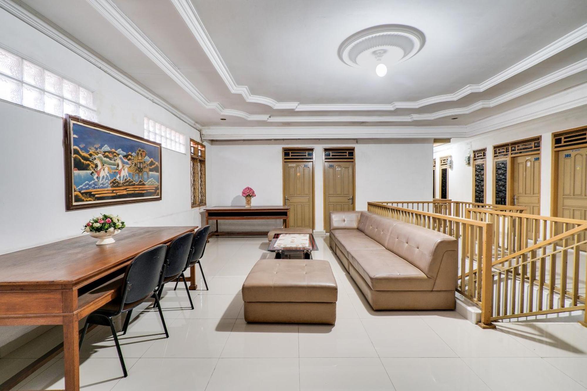 Oyo Life 91994 Sawerigading Jatinangor Syariah Hotell Sayang Eksteriør bilde