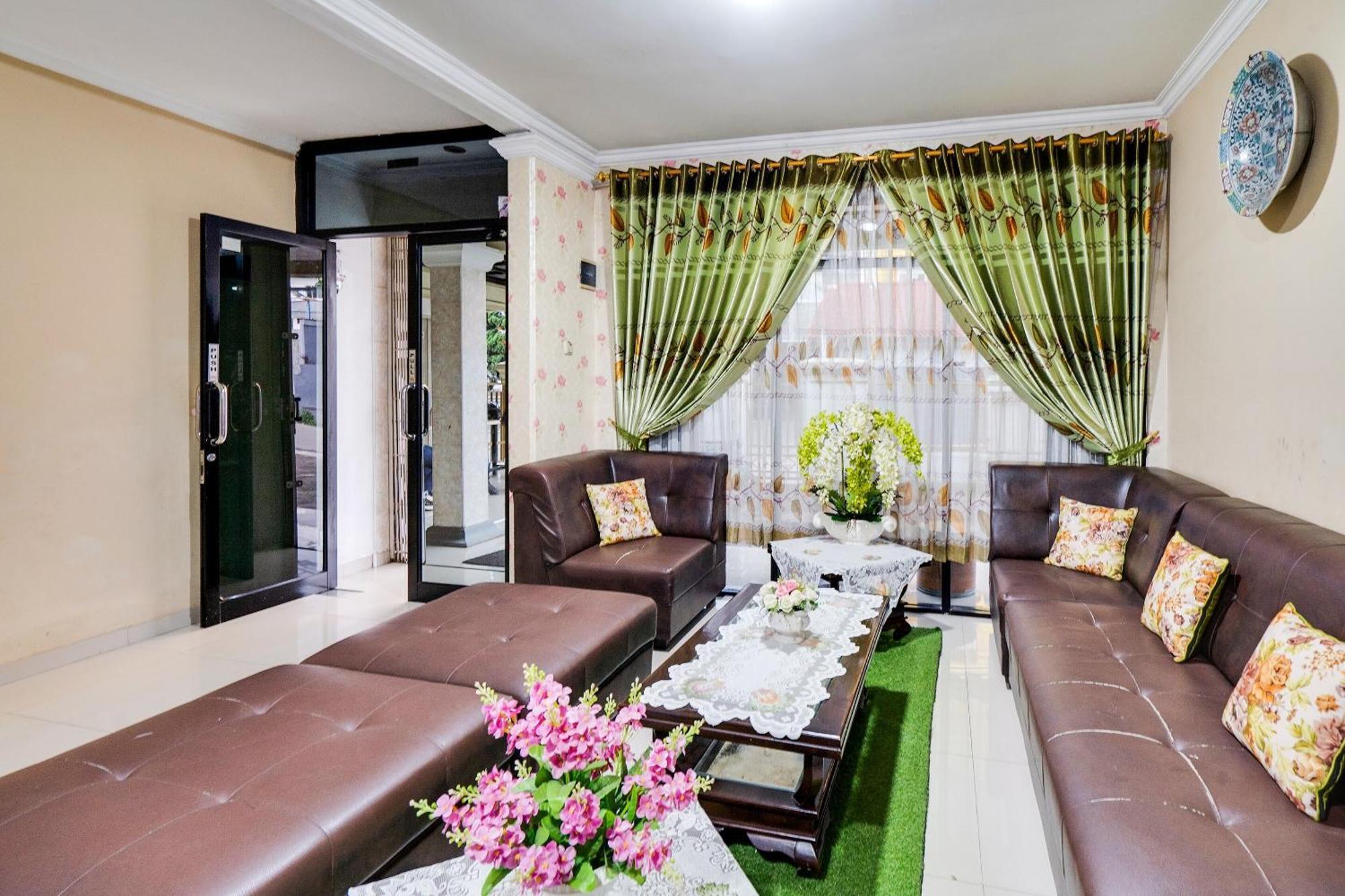 Oyo Life 91994 Sawerigading Jatinangor Syariah Hotell Sayang Eksteriør bilde